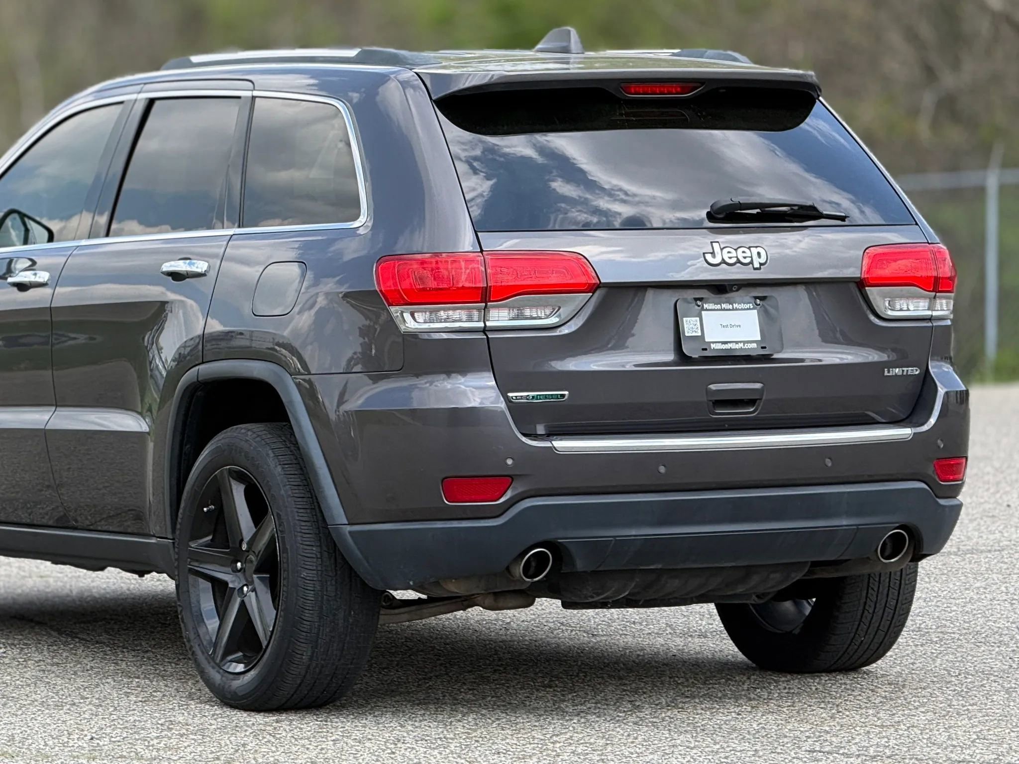 Used 2016 Jeep Grand Cherokee Limited w/ Luxury Group II RWD image 16