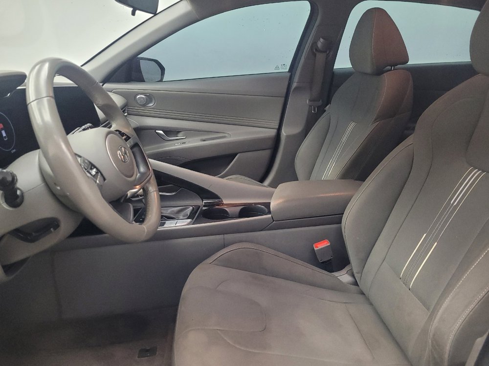Used 2023 Hyundai Elantra SEL w/ Convenience Package image 17