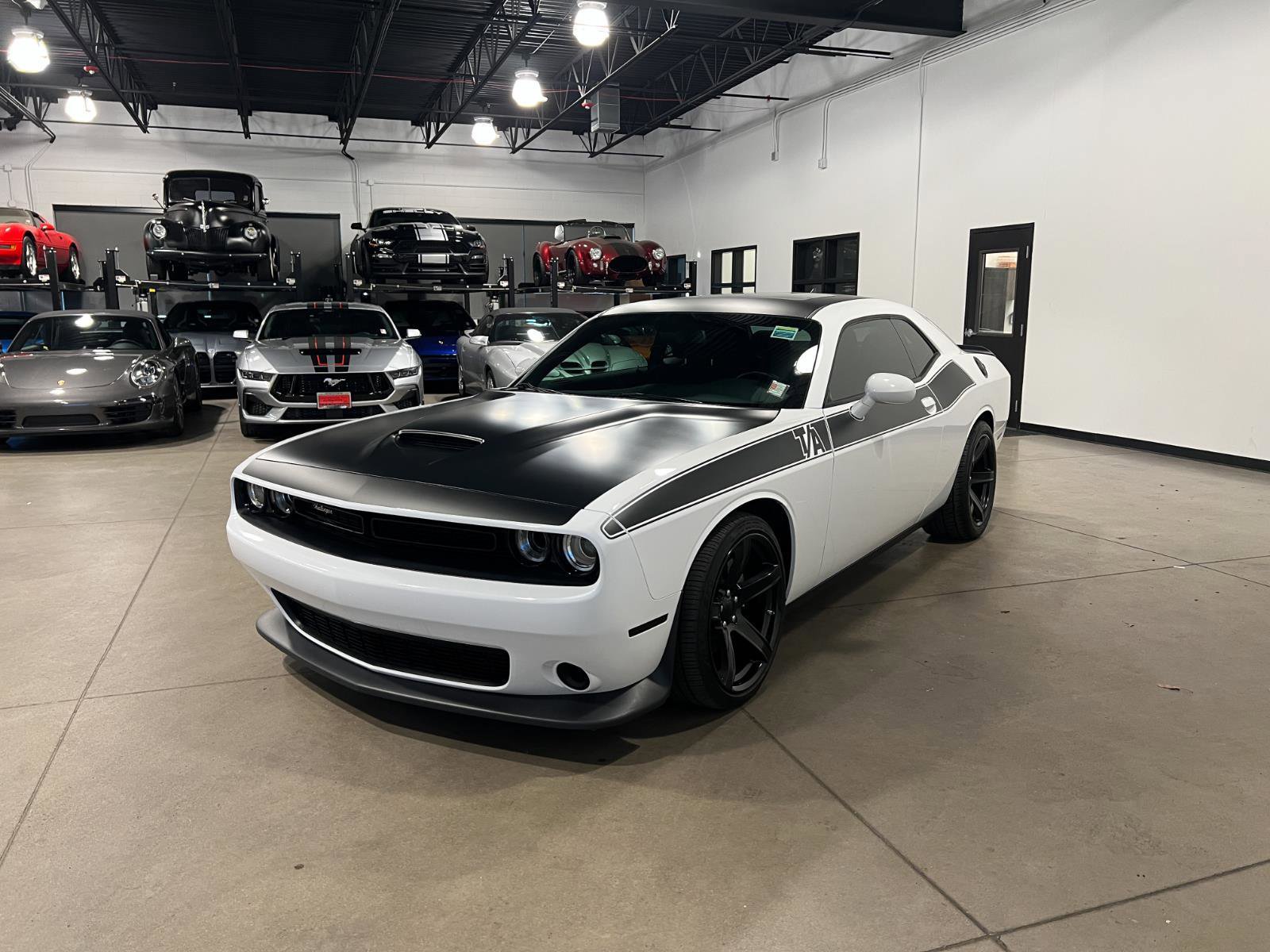 Used 2023 Dodge Challenger R/T w/ T/A Package image 7