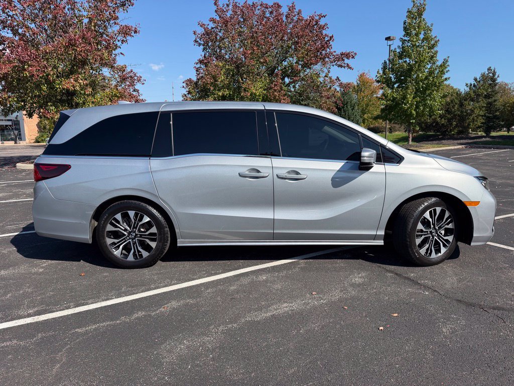 Certified 2025 Honda Odyssey Elite image 31