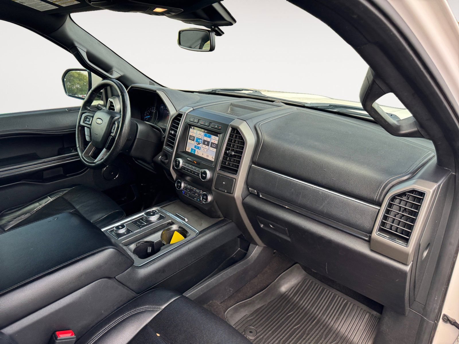 Used 2019 Ford Expedition Max XLT w/ Equipment Group 202A AWD/4WD image 15