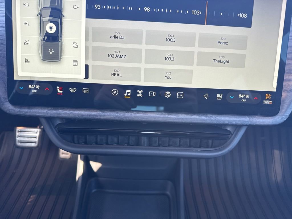 Used 2022 Rivian R1T Adventure image 22