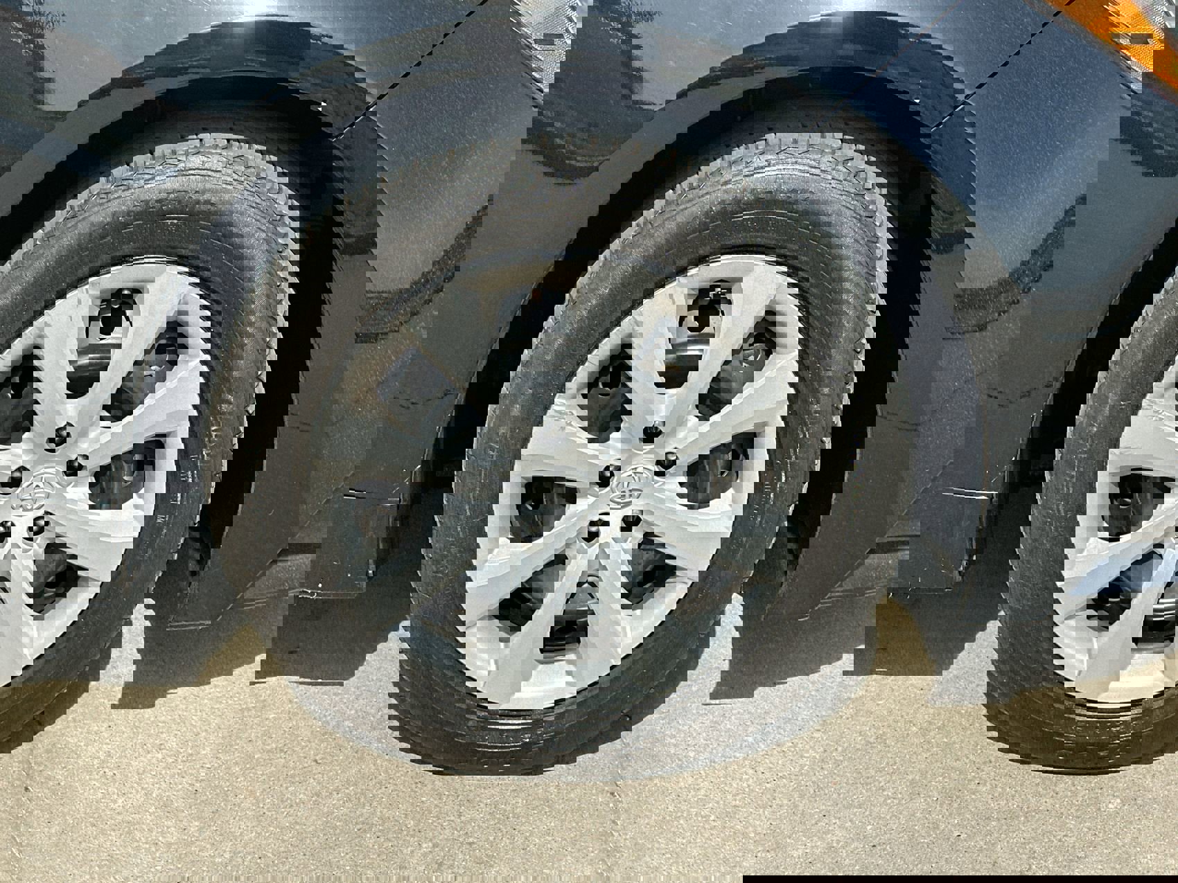 Used 2024 Toyota Corolla LE FWD image 10