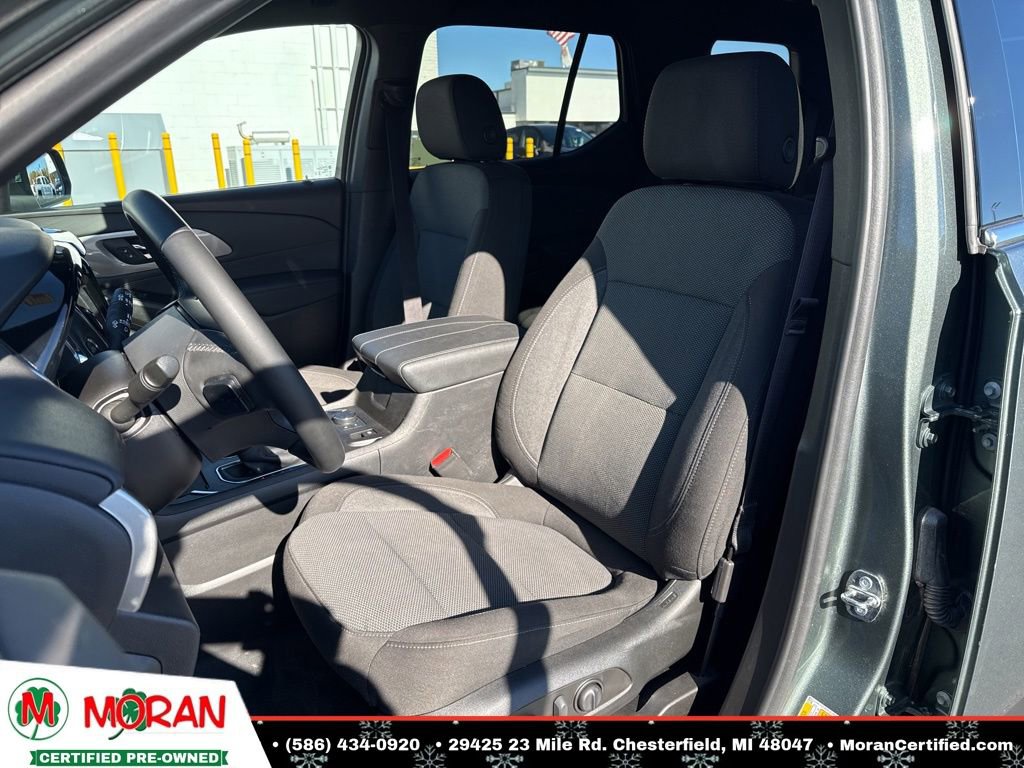 Used 2023 Chevrolet Traverse LT image 12