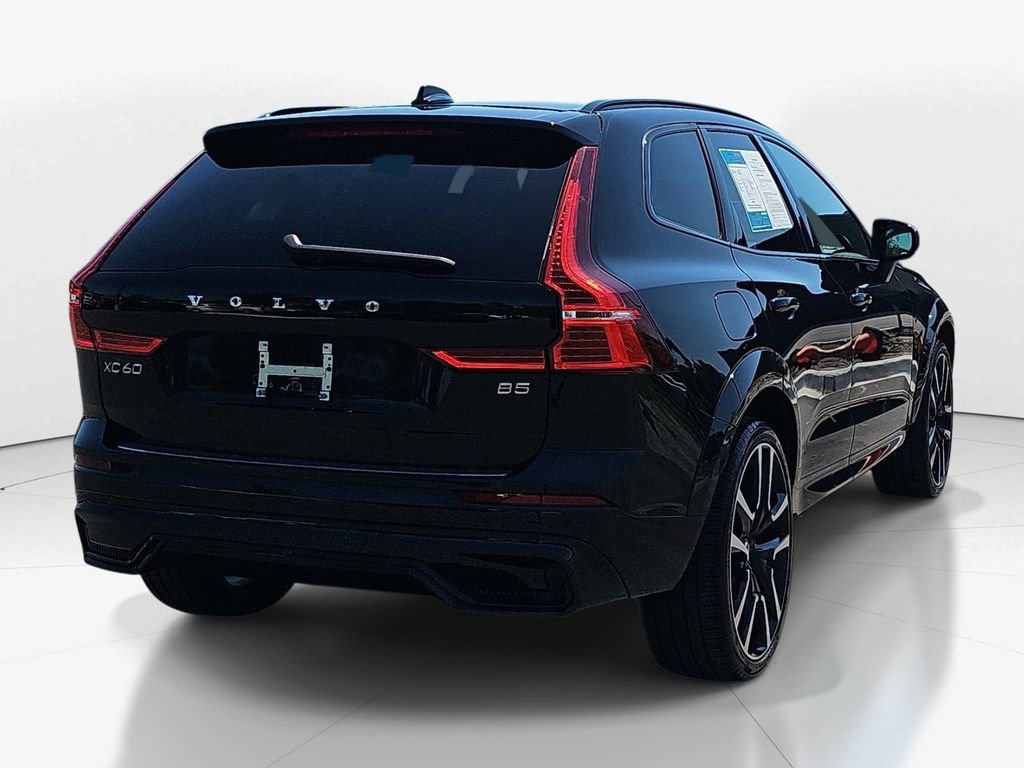 Used 2023 Volvo XC60 B5 Ultimate w/ Protection Package Premier image 5