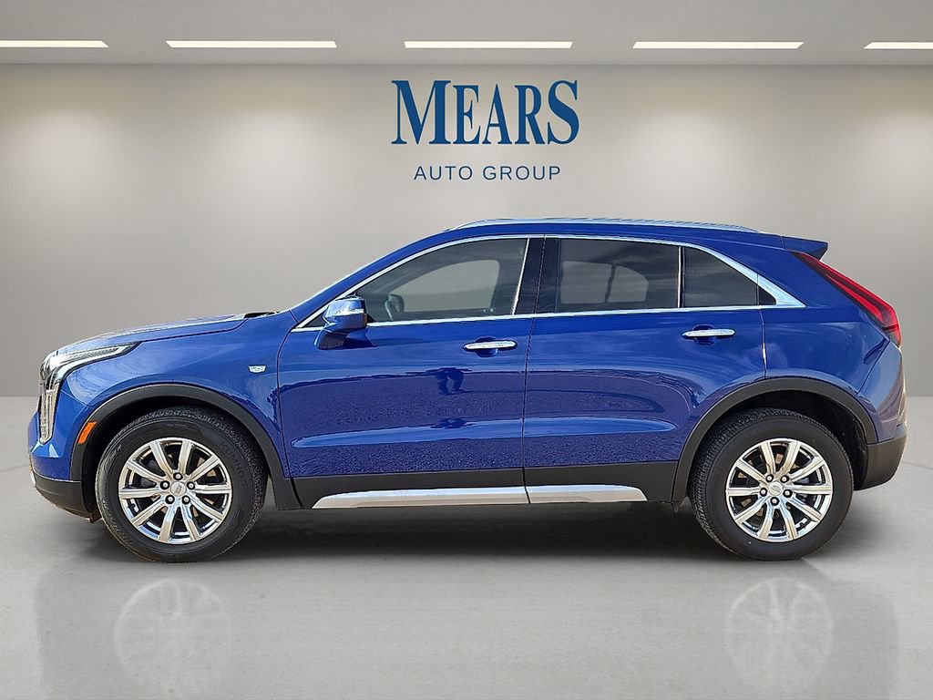 Used 2022 Cadillac XT4 Premium Luxury w/ Safety Alert Package image 2