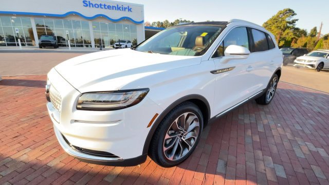 Used 2022 Lincoln Nautilus Reserve AWD/4WD image 5