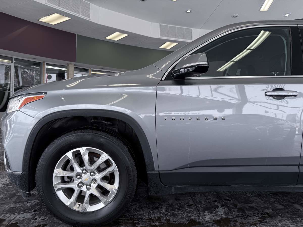 Used 2019 Chevrolet Traverse LT AWD/4WD image 20