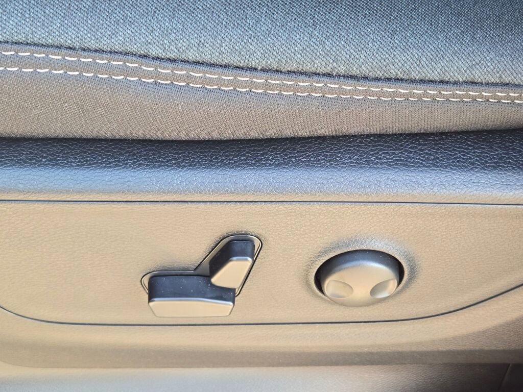New 2026 RAM 1500 4x4 Crew Cab image 18