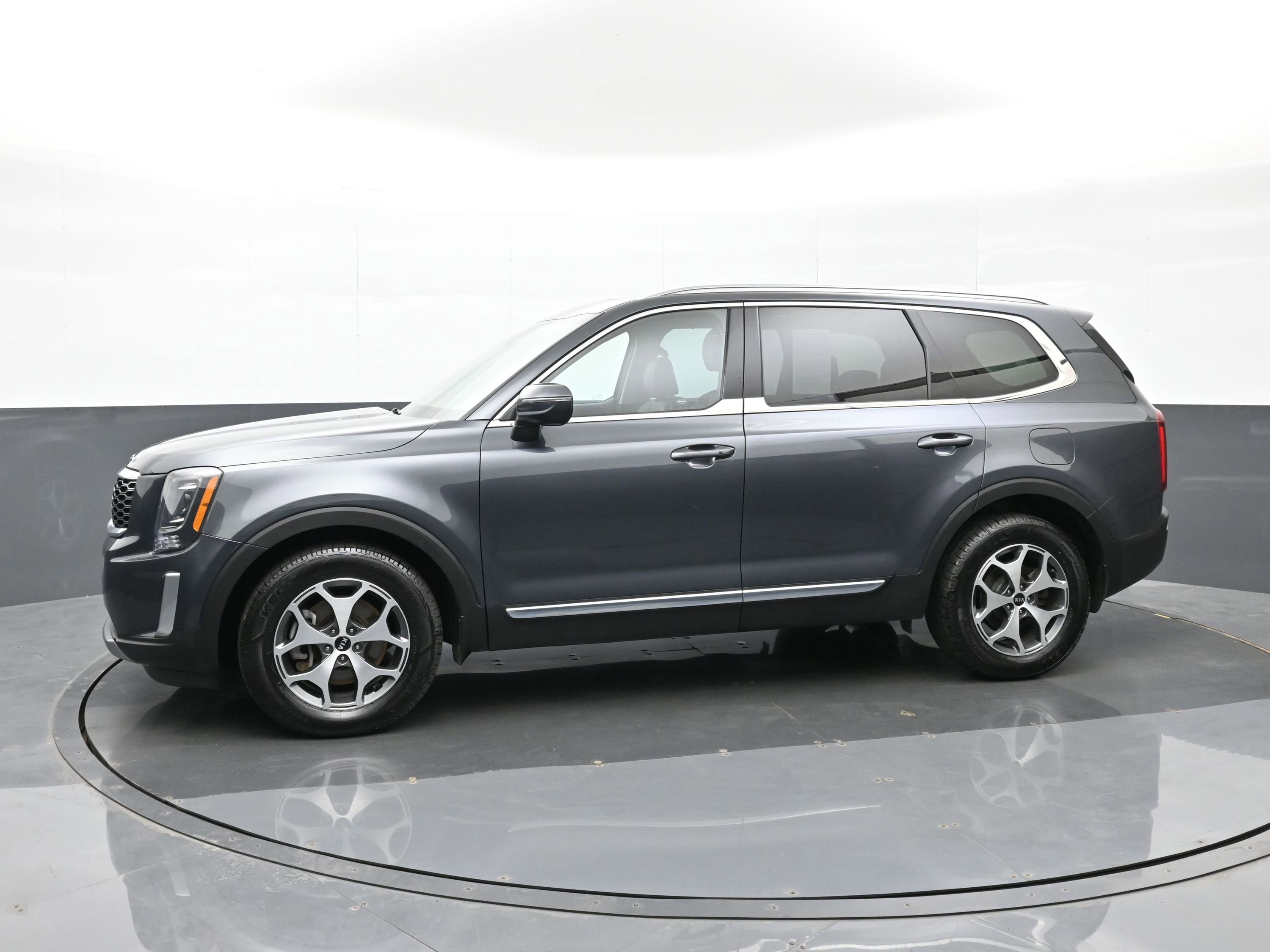 Used 2021 Kia Telluride EX image 5