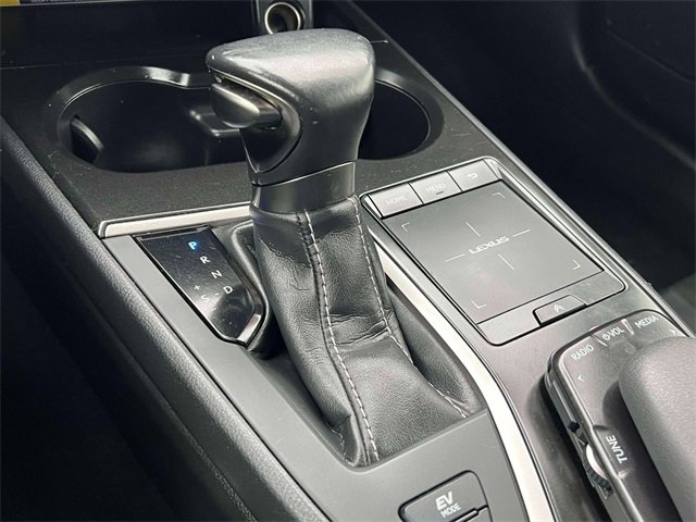 Used 2020 Lexus UX 250h w/ Premium Package image 30