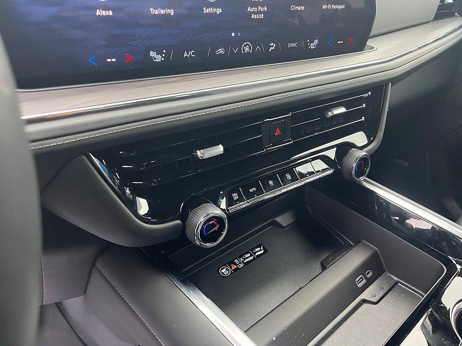 Used 2025 Chevrolet Tahoe Z71 w/ Comfort Package image 22