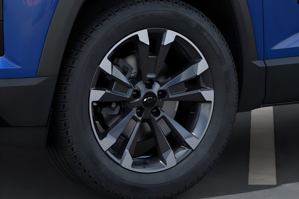 New 2026 Chevrolet Equinox RS w/ LPO, Floor Liner Package FWD image 10