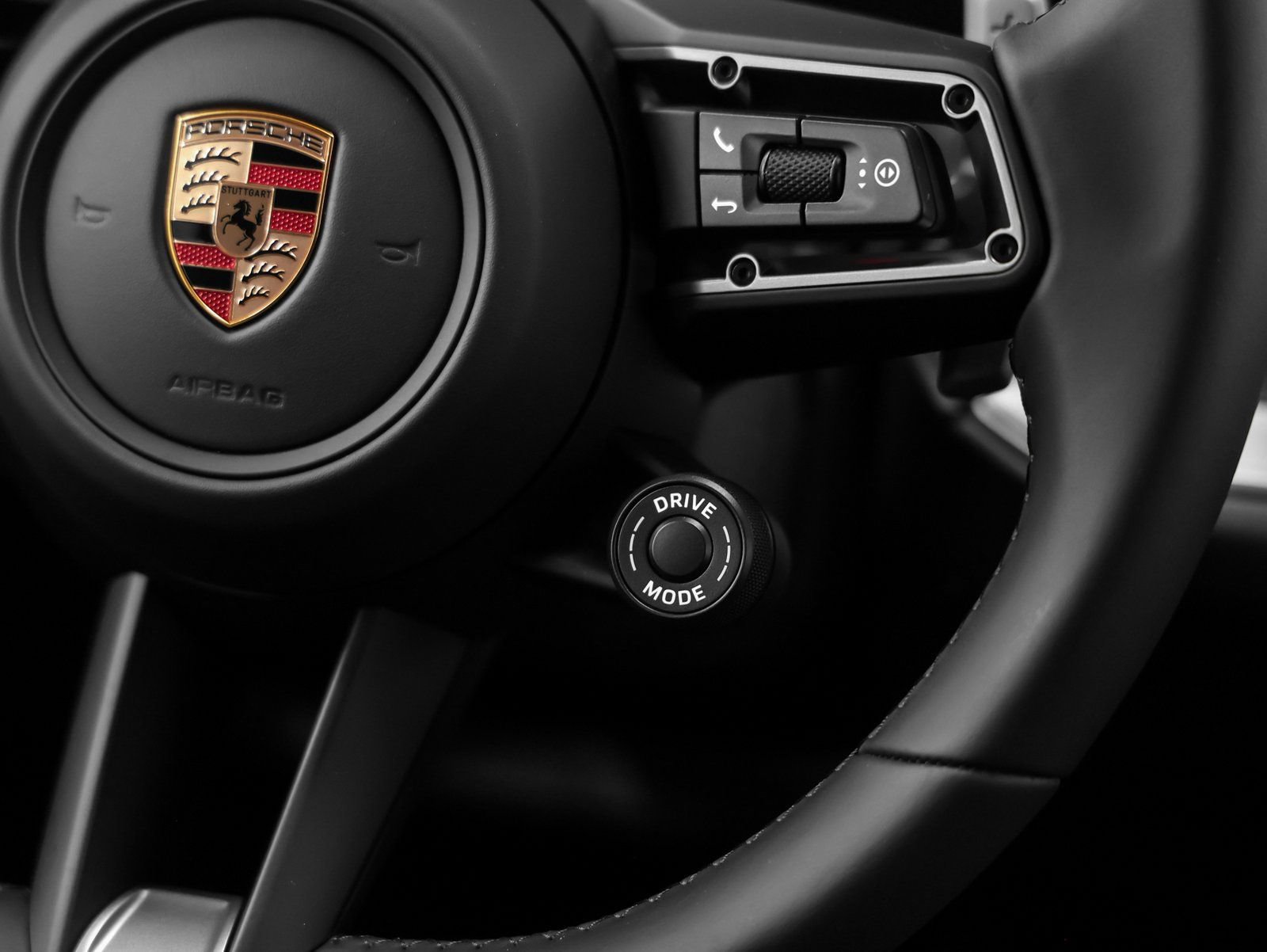 New 2026 Porsche Cayenne E-Hybrid Coupe AWD/4WD image 38