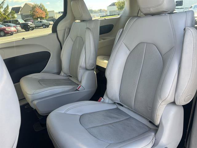 Used 2021 Chrysler Pacifica Touring-L image 22