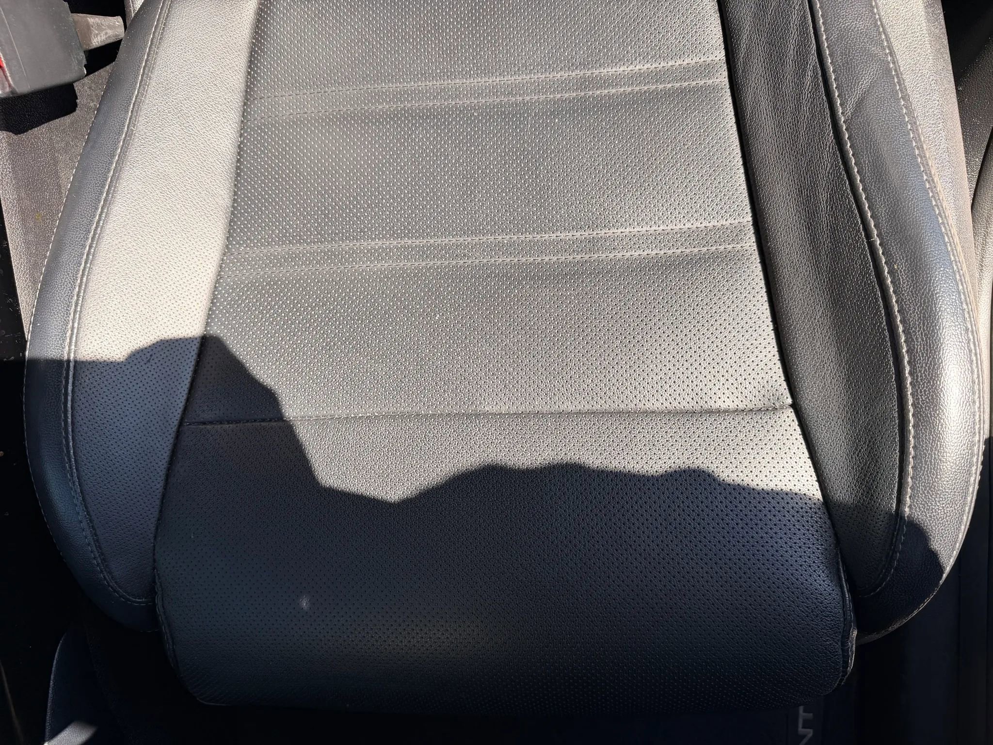 Used 2019 Kia Sorento SX image 11