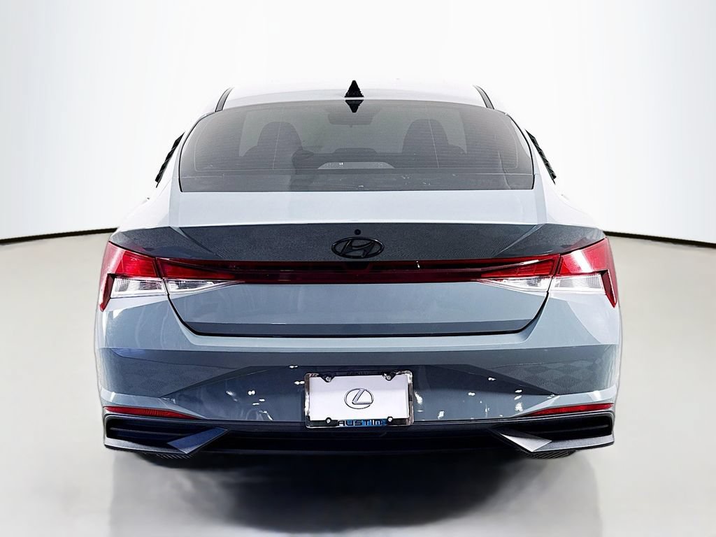 Used 2022 Hyundai Elantra SEL FWD image 6