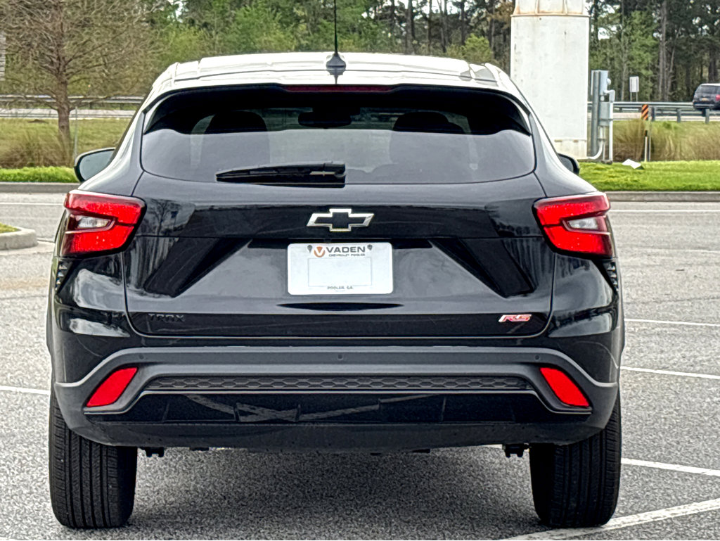 Used 2026 Chevrolet Trax RS w/ Sunroof Package image 18