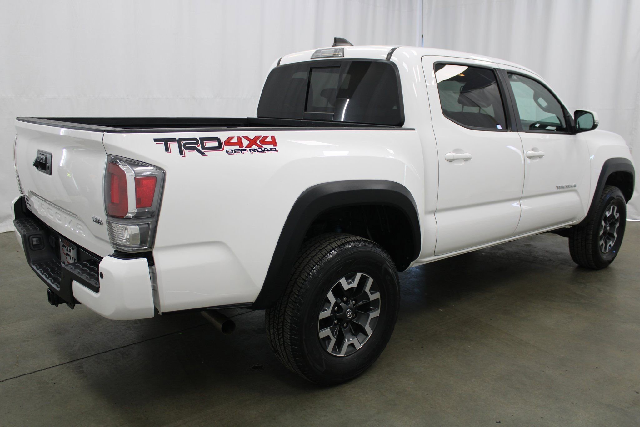 Used 2021 Toyota Tacoma TRD Off-Road w/ Technology Package AWD/4WD image 5