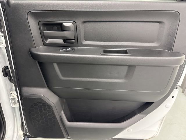 Used 2024 RAM 3500 Tradesman w/ Chrome Appearance Group image 32