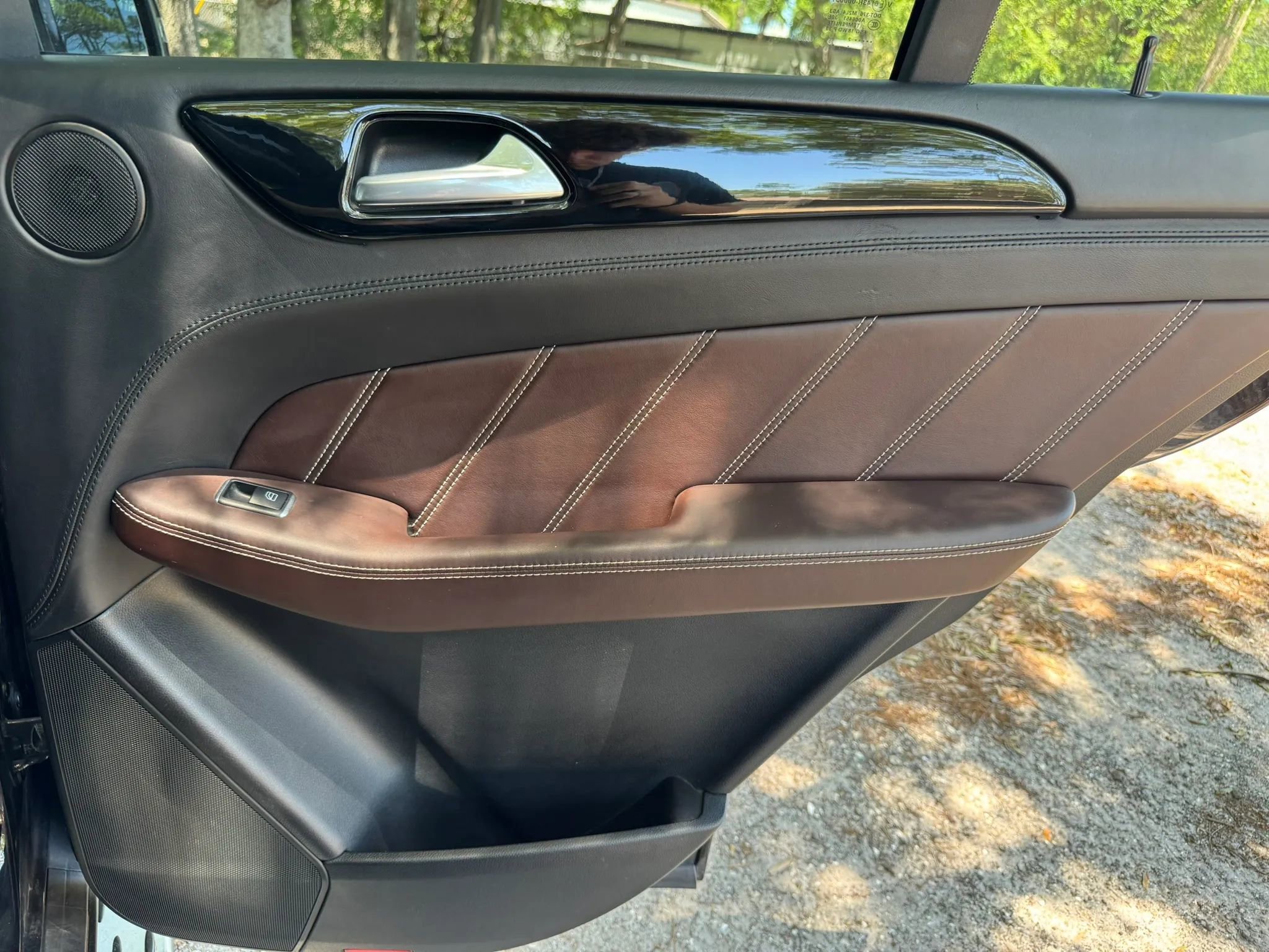 Used 2012 Mercedes-Benz ML 63 AMG 4MATIC w/ AMG Performance Pkg image 15