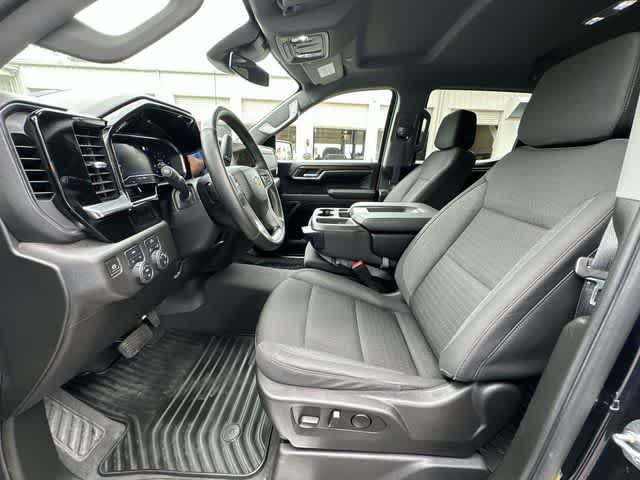 Used 2023 Chevrolet Silverado 1500 LT AWD/4WD image 2