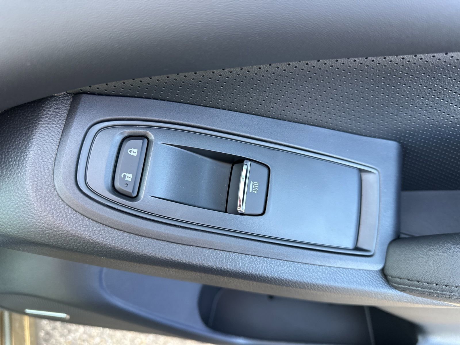 Used 2025 Subaru Ascent Bronze Edition image 42