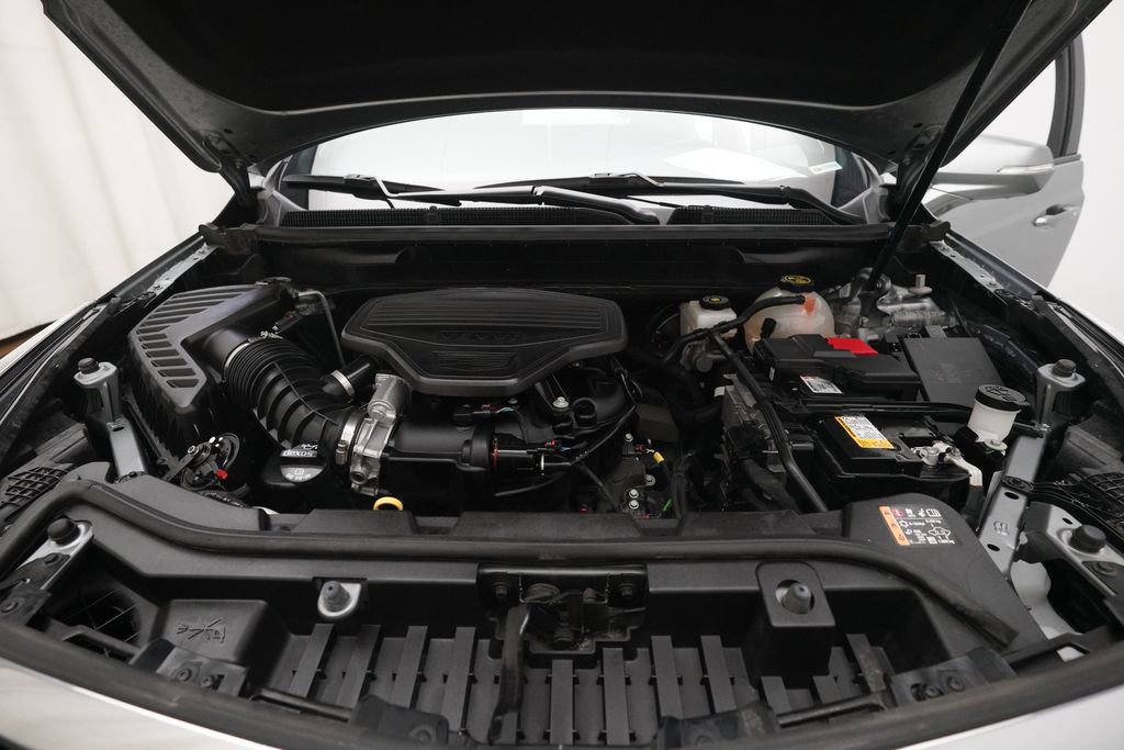 Used 2023 Cadillac XT5 Sportv w/ Technology Package image 3