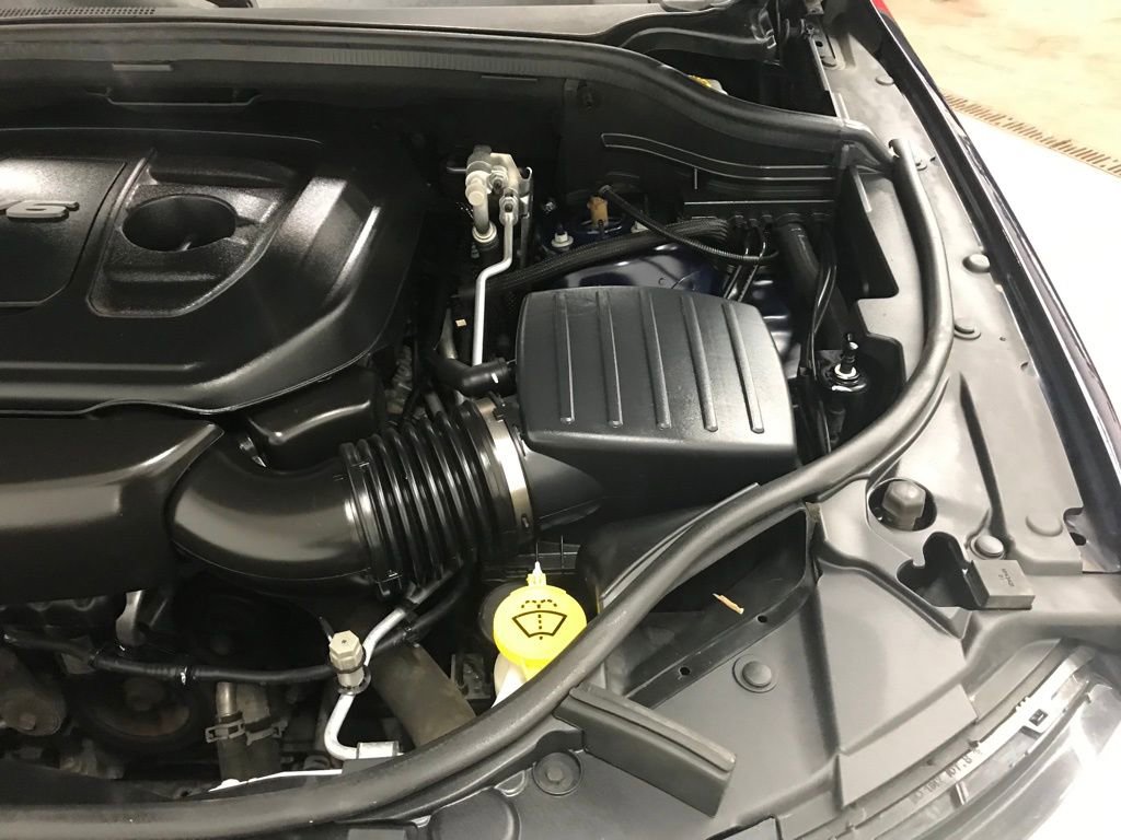 Used 2017 Jeep Grand Cherokee Overland w/ Jeep Active Safety Group image 41