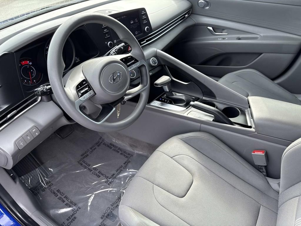 Used 2023 Hyundai Elantra SE image 20