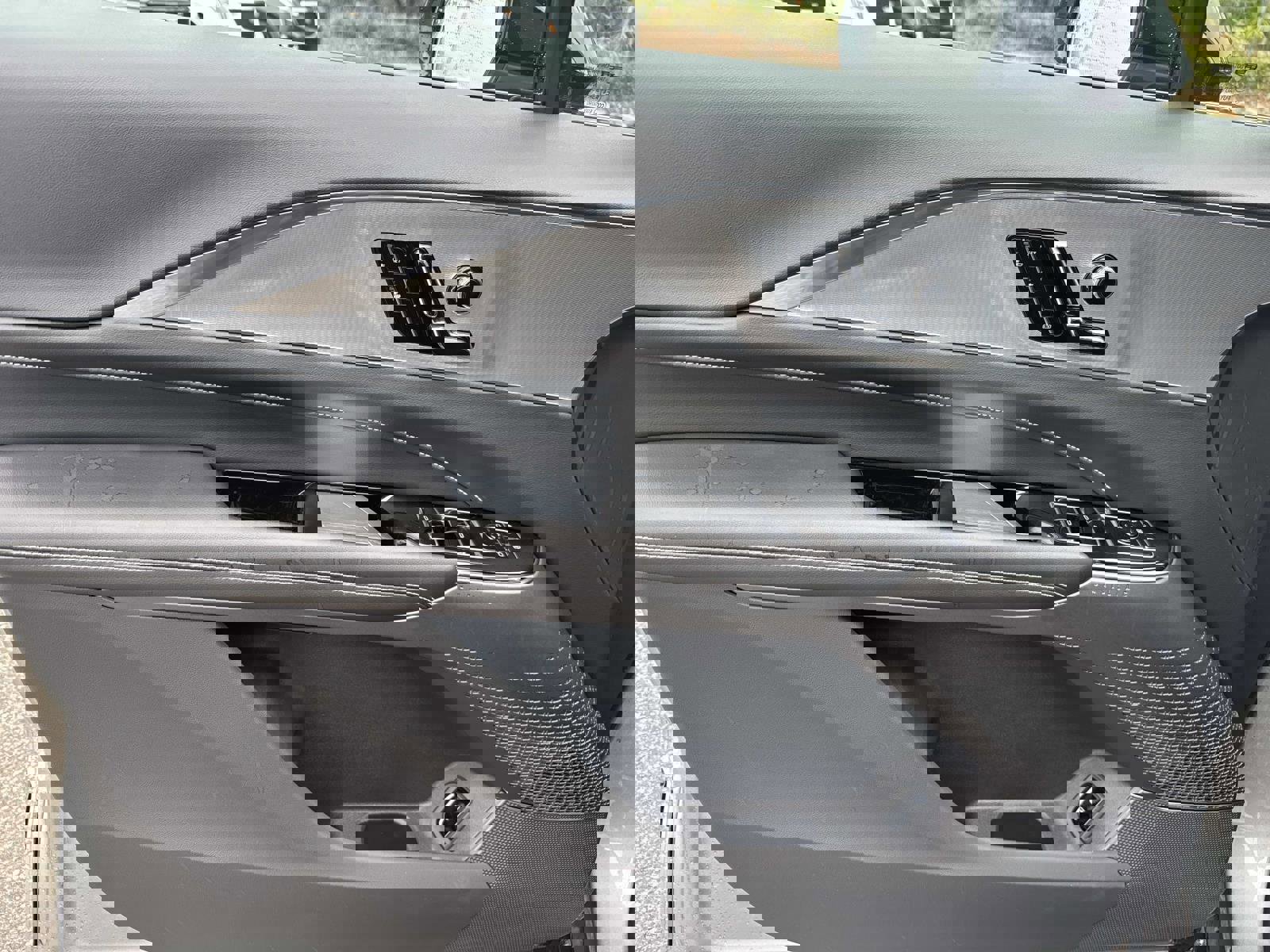 Certified 2024 Cadillac Lyriq Tech image 17