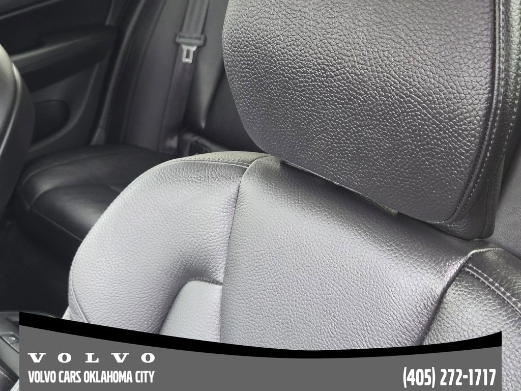 Certified 2025 Volvo V60 B5 Cross Country Plus image 14