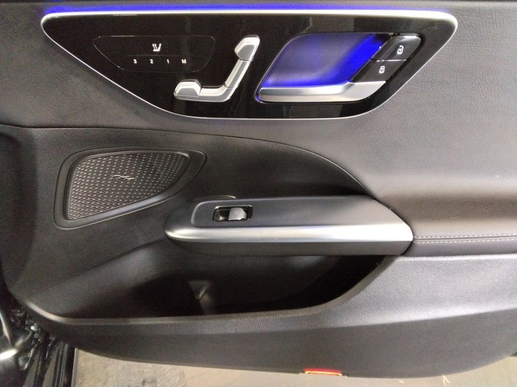 Used 2025 Mercedes-Benz C 300 4MATIC Sedan image 42