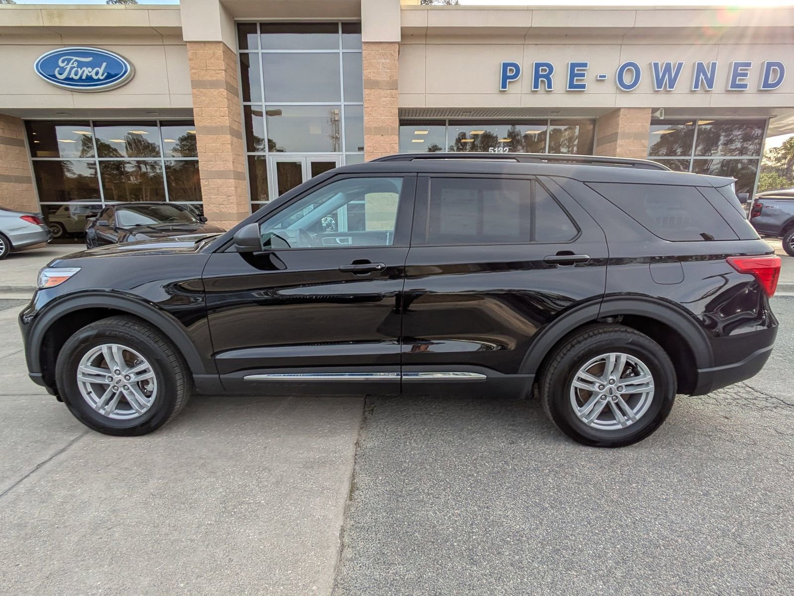 Certified 2023 Ford Explorer XLT image 7