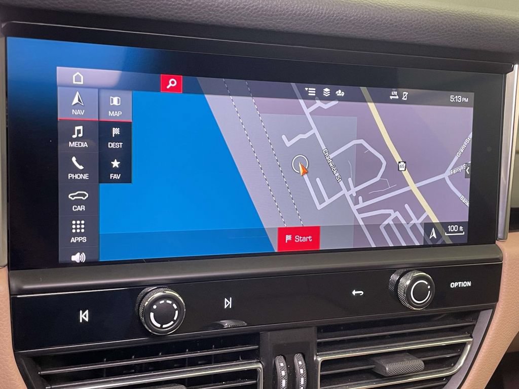 Certified 2023 Porsche Macan AWD/4WD image 30