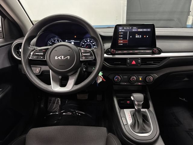 Used 2024 Kia Forte LXS w/ LXS Technology Package image 5
