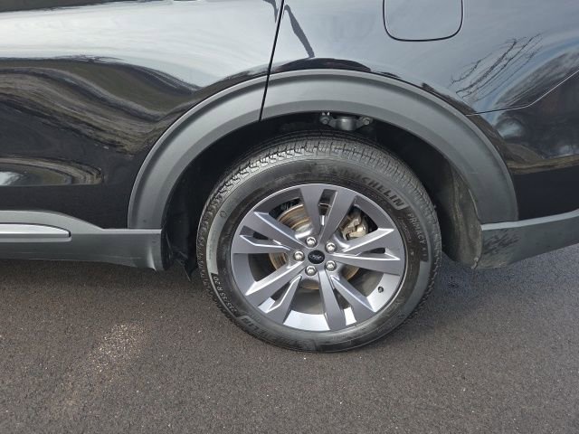 Certified 2023 Ford Explorer XLT w/ Equipment Group 202A image 19