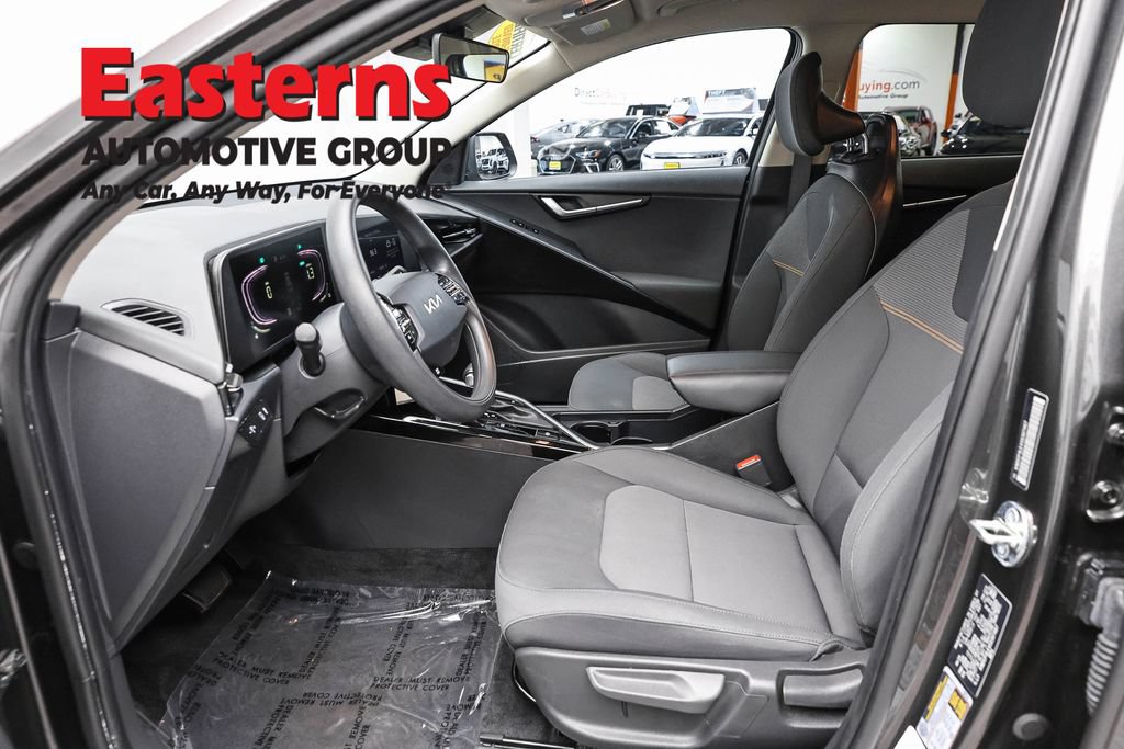 Used 2025 Kia Niro LX FWD image 13