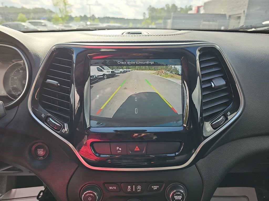 Used 2019 Jeep Cherokee Limited AWD/4WD image 26