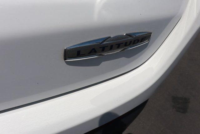 Used 2022 Jeep Compass Latitude FWD image 6