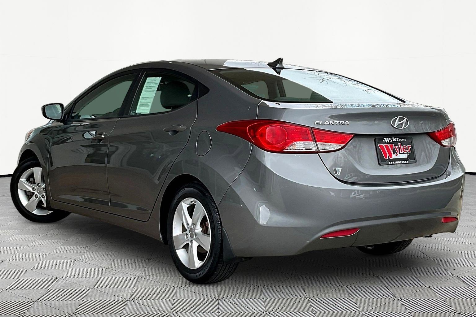 Used 2013 Hyundai Elantra GLS w/ Preferred Pkg image 4