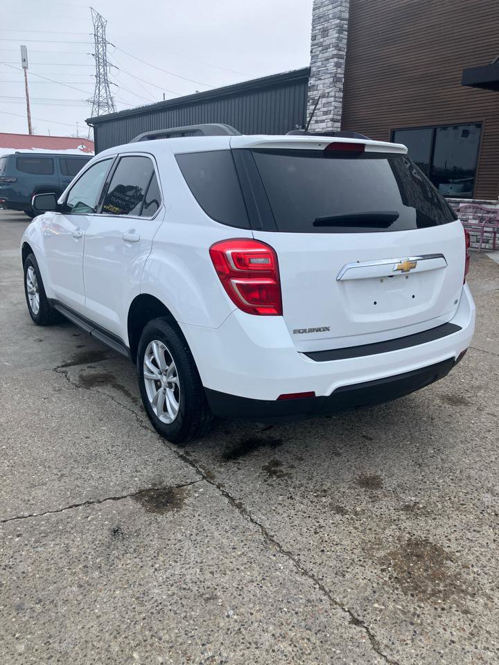 Used 2017 Chevrolet Equinox LT w/ Convenience Package image 2