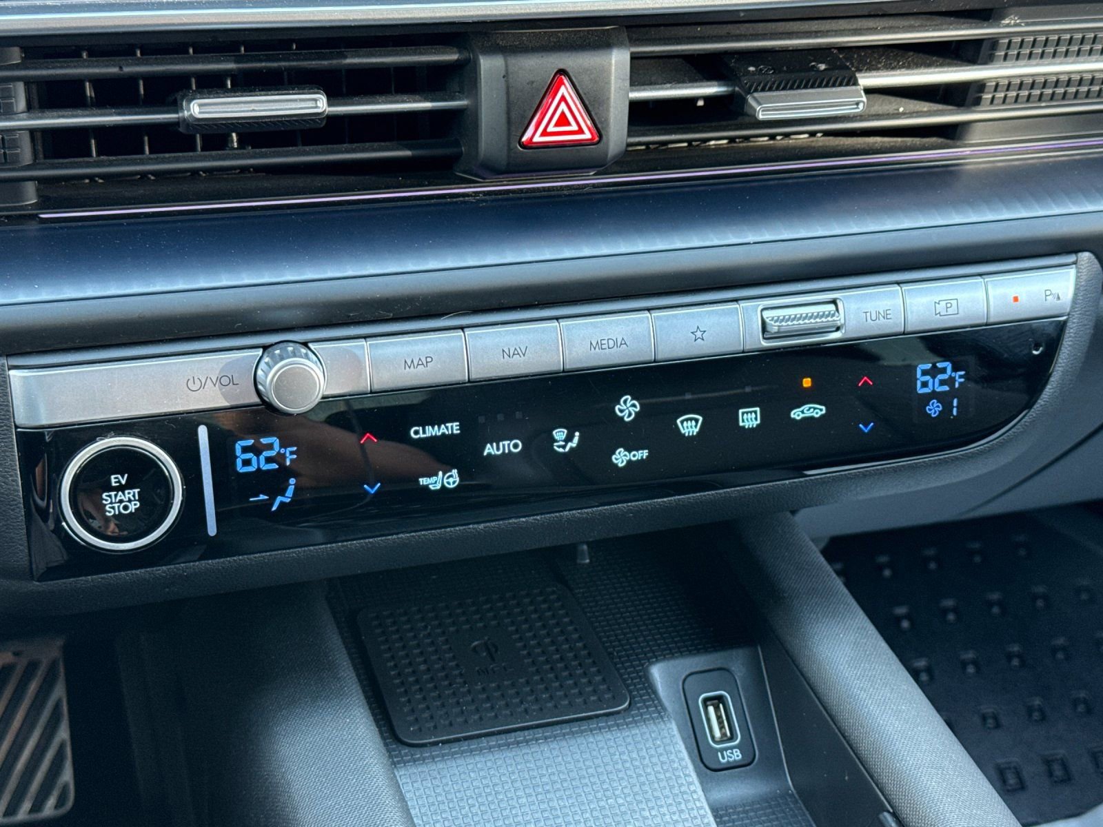 Used 2024 Hyundai Ioniq 6 Limited image 20