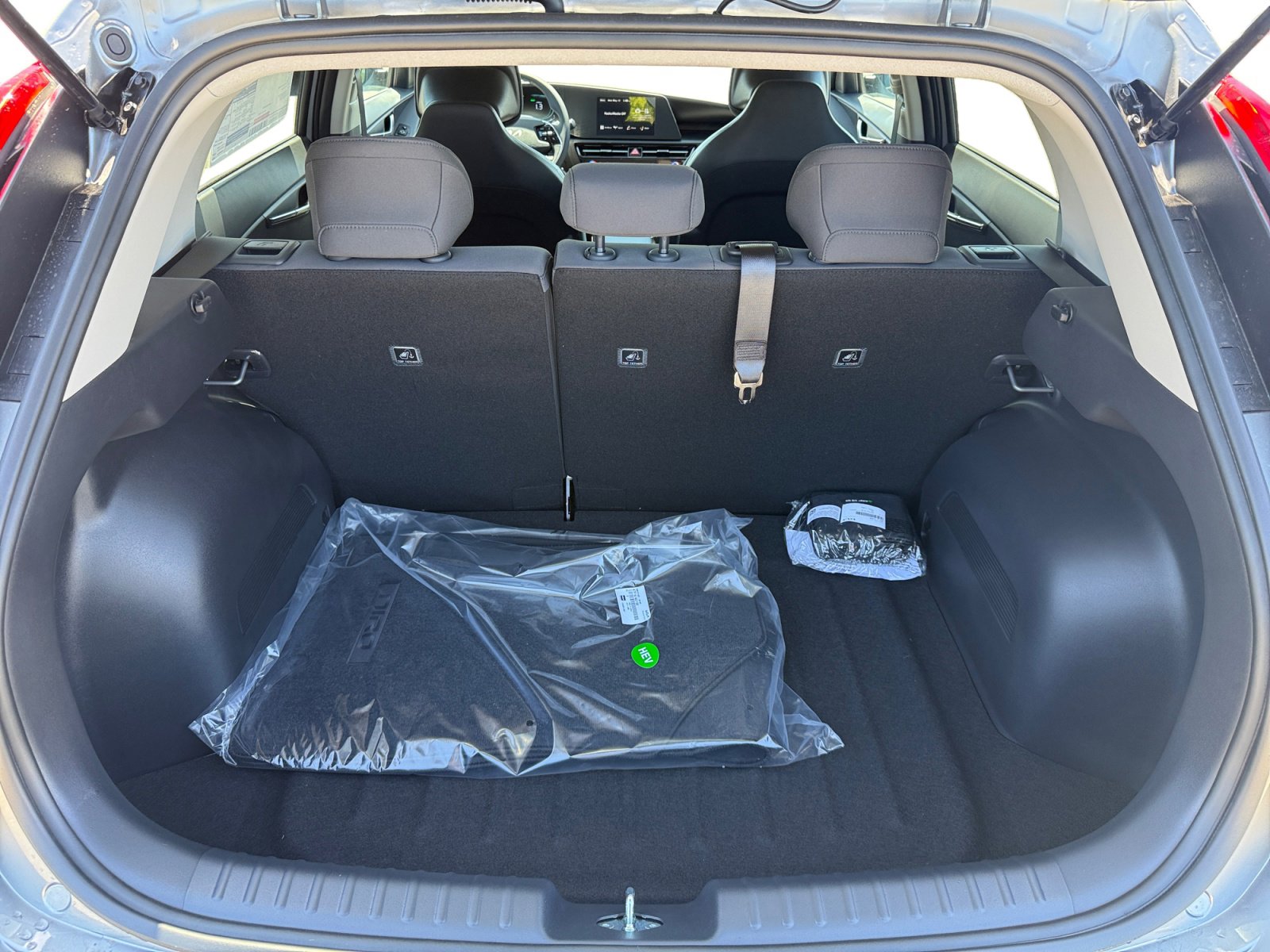 New 2026 Kia Niro LX FWD image 17