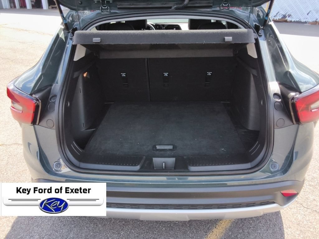 Used 2025 Chevrolet Trax LT FWD image 11