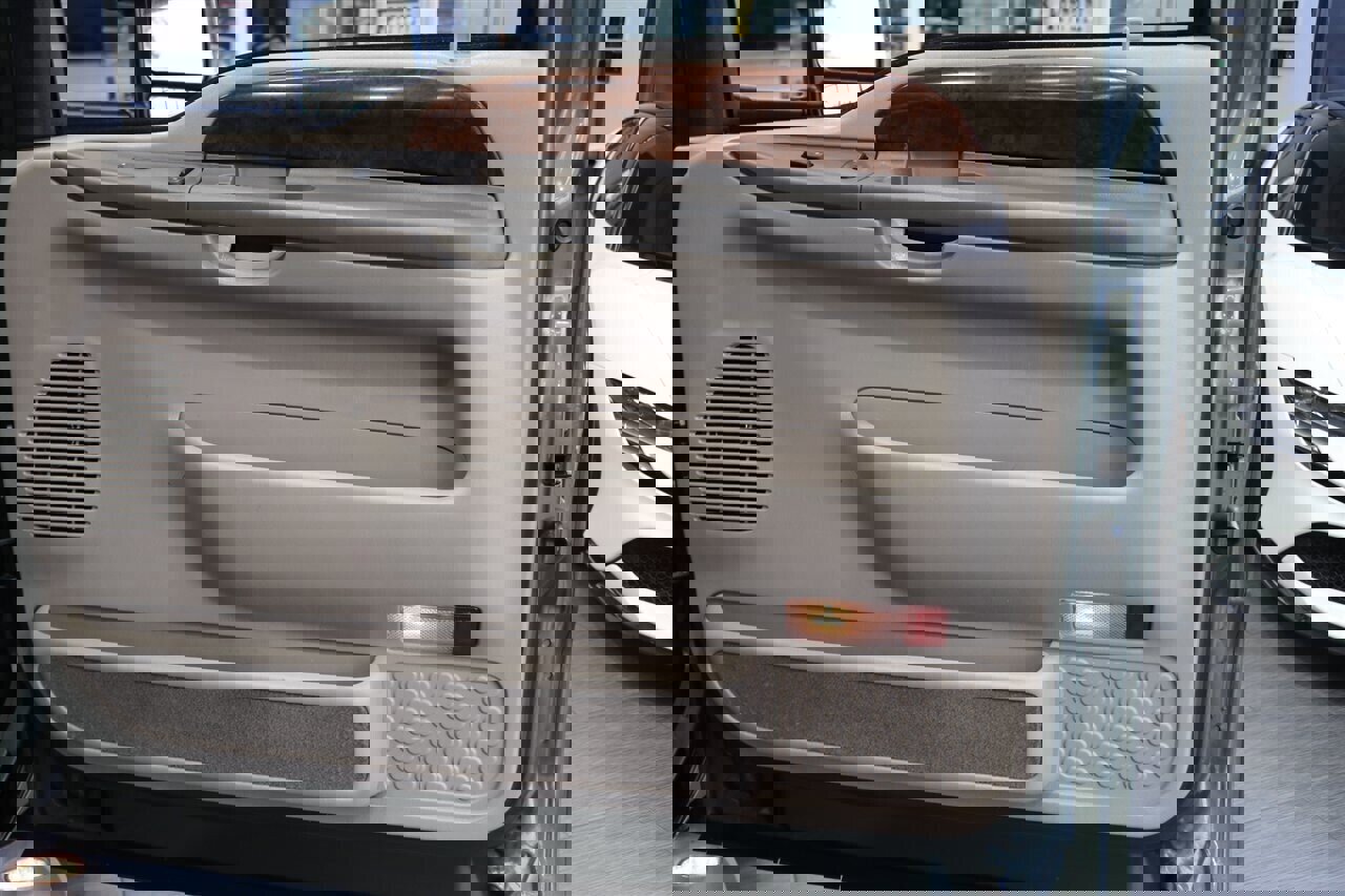 Used 2001 Ford Excursion Limited image 75