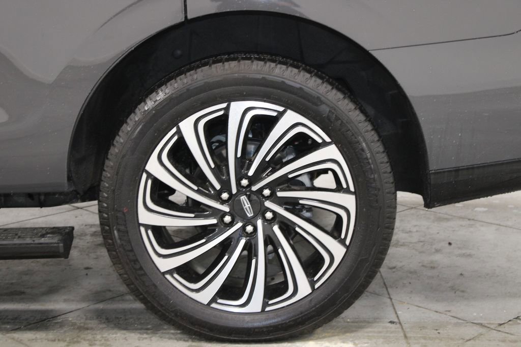 Used 2025 Lincoln Navigator Black Label AWD/4WD image 19