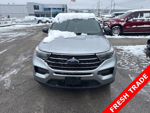Used 2020 Ford Explorer XLT image 2