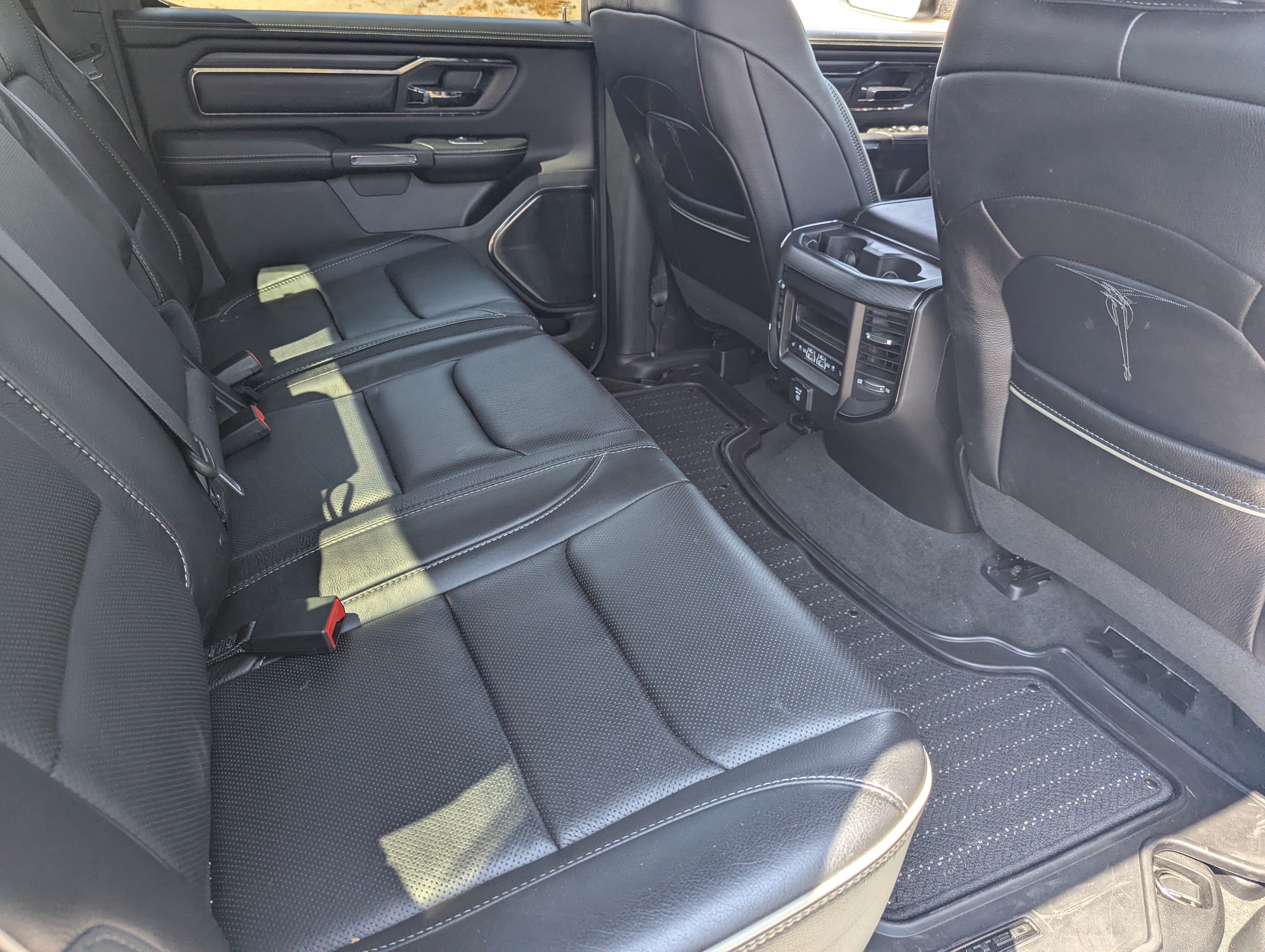 Used 2022 RAM 1500 Limited AWD/4WD image 14