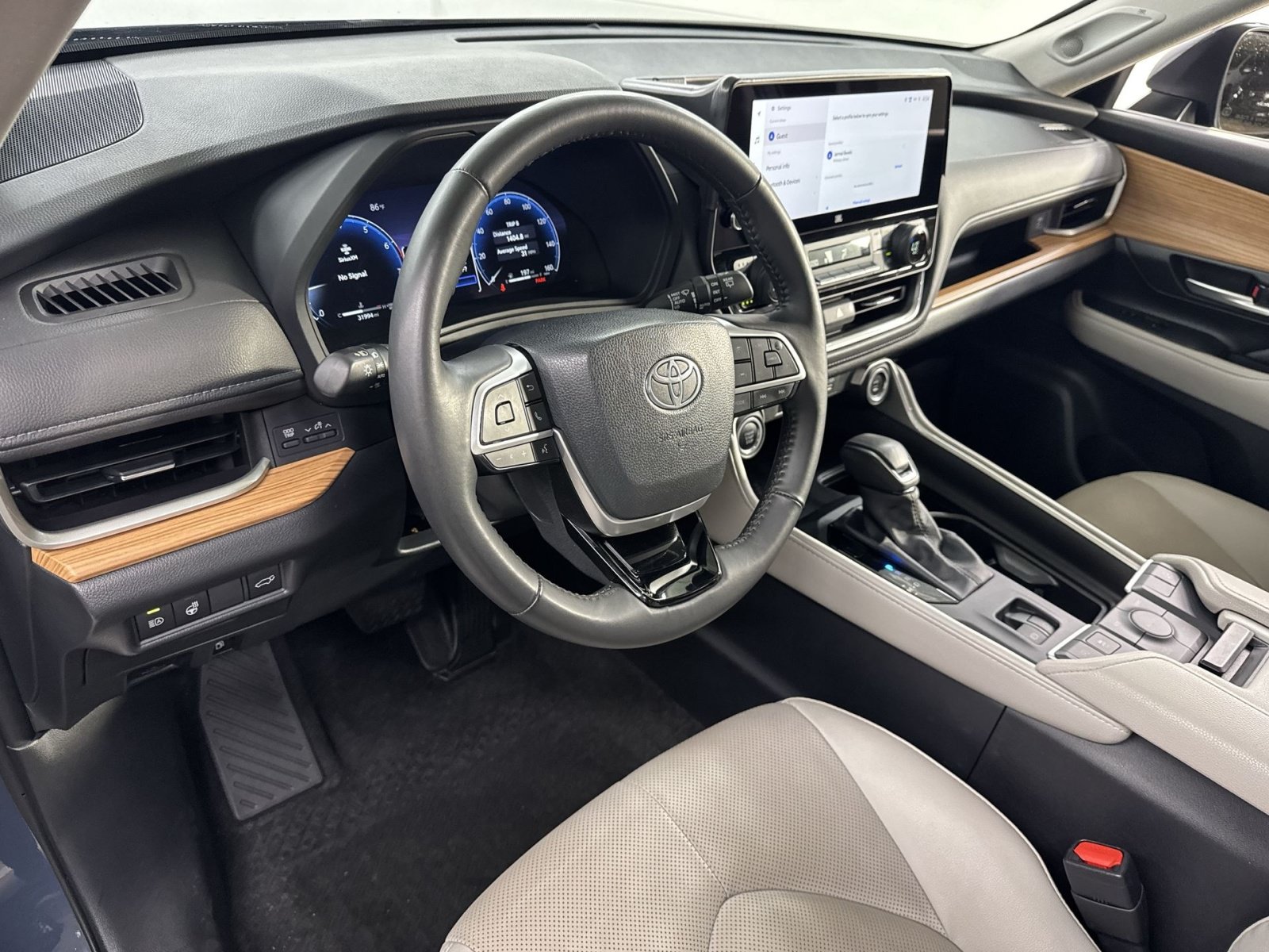 Used 2024 Toyota Grand Highlander AWD image 13